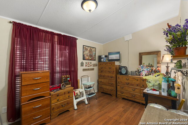 Image 23 of 51 For 166 Elm Shore