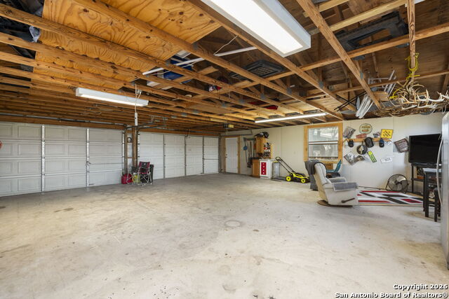 Image 27 of 51 For 166 Elm Shore