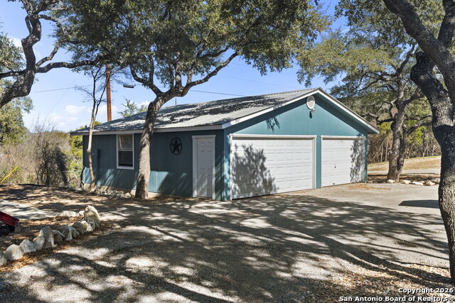 Image 43 of 51 For 166 Elm Shore