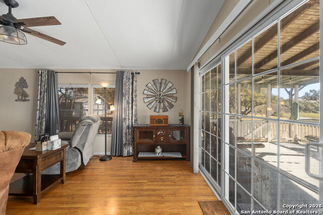 Image 8 of 51 For 166 Elm Shore