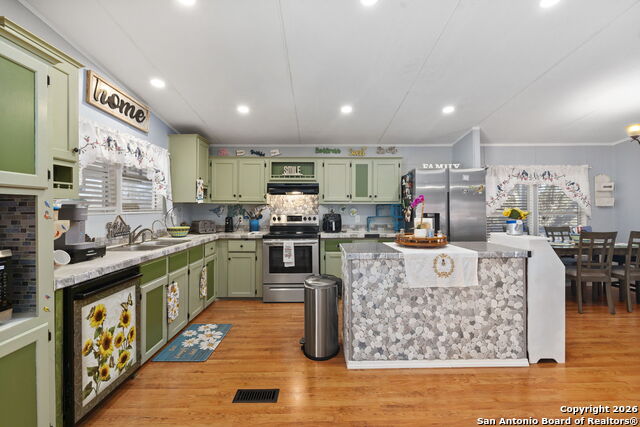 Image 9 of 51 For 166 Elm Shore