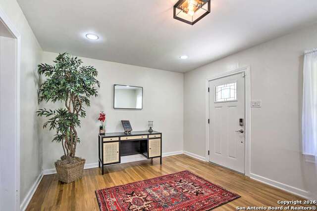 Image 4 of 24 For 1519 Santa Anna