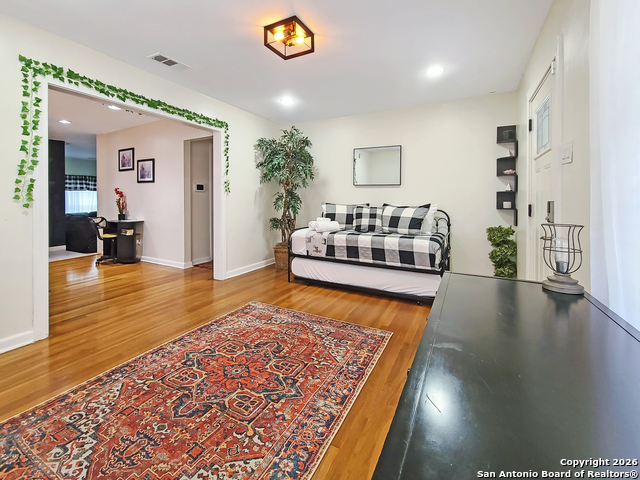 Image 5 of 24 For 1519 Santa Anna