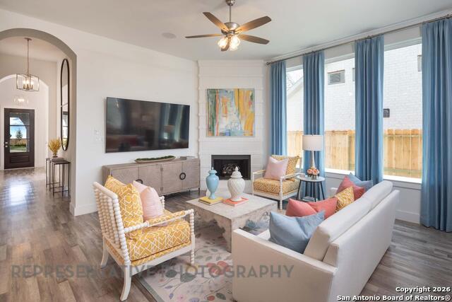 Image 11 of 38 For 104 Rainwater Creek