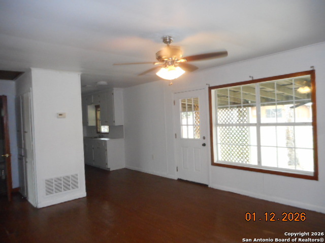 Image 6 of 15 For 1012 Anna Dr