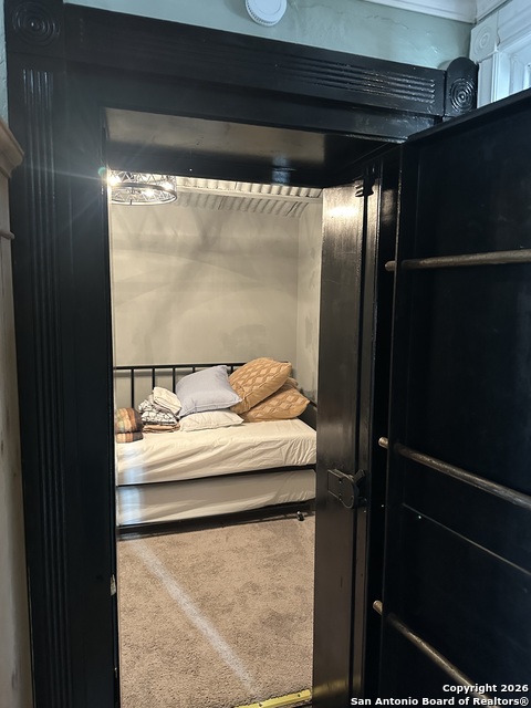 Image 8 of 18 For 412 Center St N