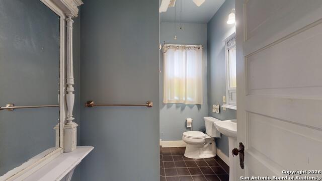 Image 16 of 37 For 819 W French Pl