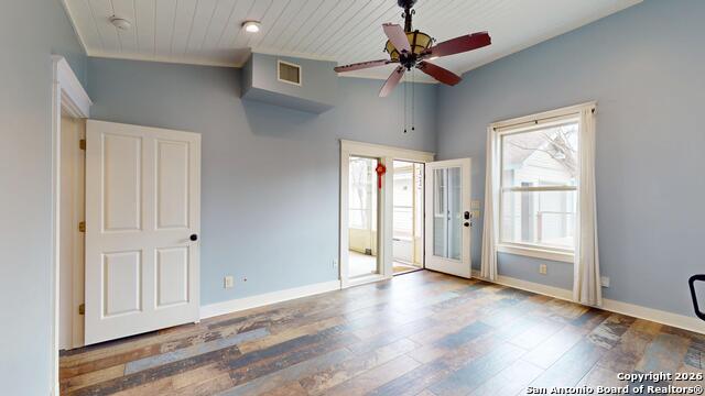 Image 26 of 37 For 819 W French Pl