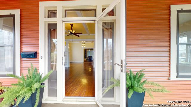 Image 6 of 37 For 819 W French Pl