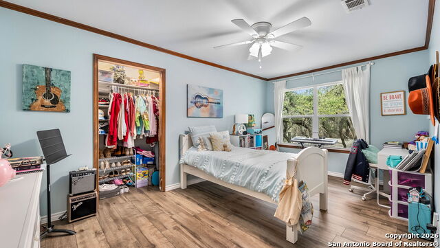 Listing photo id 14 for 5410 Fm 1863