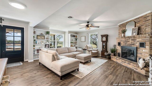 Listing photo id 0 for 5410 Fm 1863