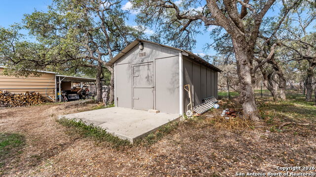 Listing photo id 24 for 5410 Fm 1863