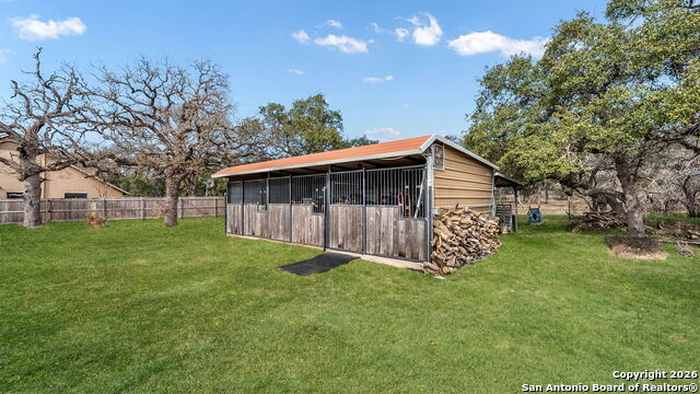 Listing photo id 27 for 5410 Fm 1863