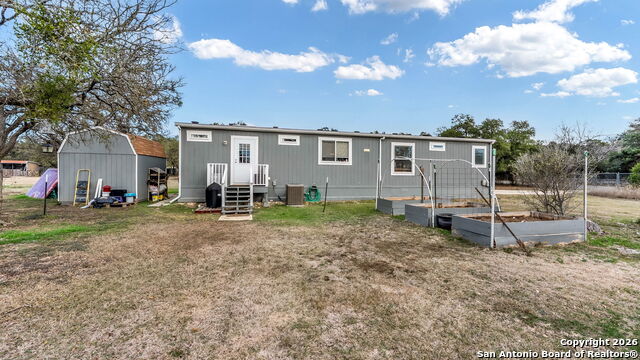 Listing photo id 35 for 5410 Fm 1863