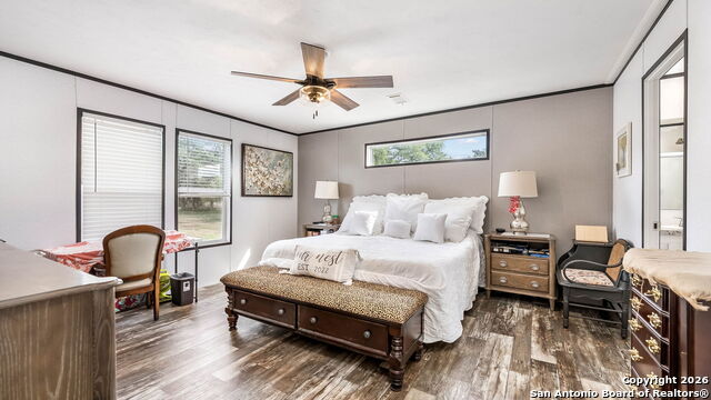 Listing photo id 41 for 5410 Fm 1863