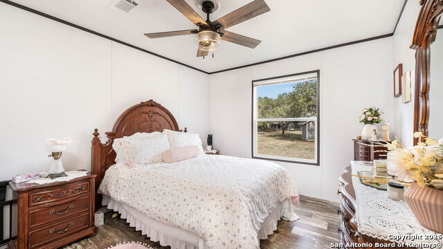 Listing photo id 43 for 5410 Fm 1863