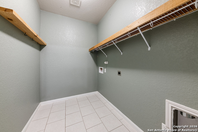 Image 30 of 37 For 2841 Silo Turn