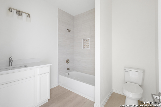 Image 13 of 17 For 223 Florencia Ave