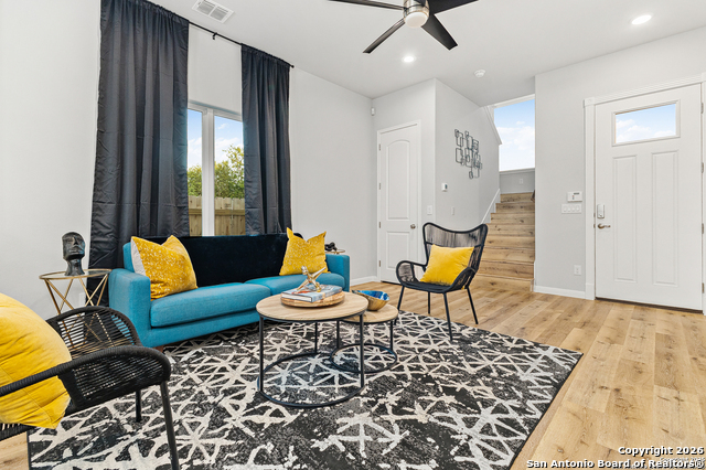 Image 10 of 37 For 505 Linden  