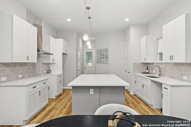 Image 17 of 37 For 505 Linden  