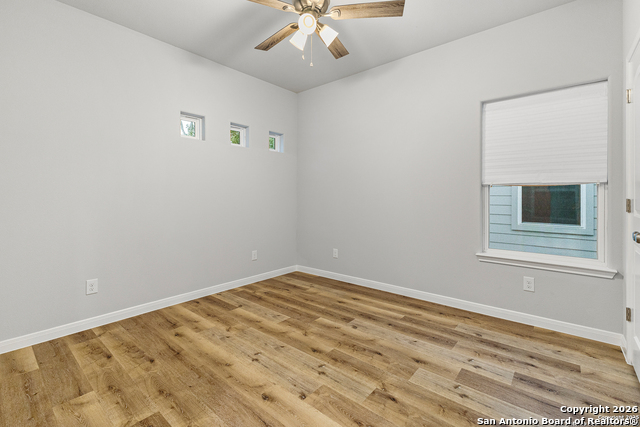 Image 25 of 37 For 505 Linden  