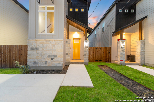 Image 4 of 37 For 505 Linden  