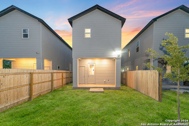 Image 6 of 37 For 505 Linden  