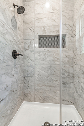 Image 22 of 31 For 507 Linden  