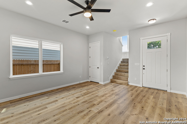 Image 5 of 31 For 507 Linden  