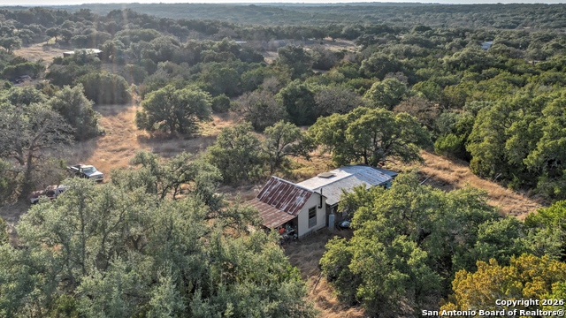 Listing photo id 8 for 438 Yellowstone Lane