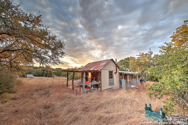 Listing photo id 11 for 438 Yellowstone Lane