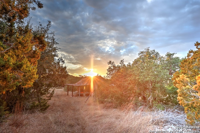 Listing photo id 12 for 438 Yellowstone Lane