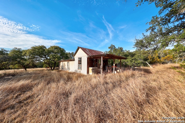Listing photo id 40 for 438 Yellowstone Lane