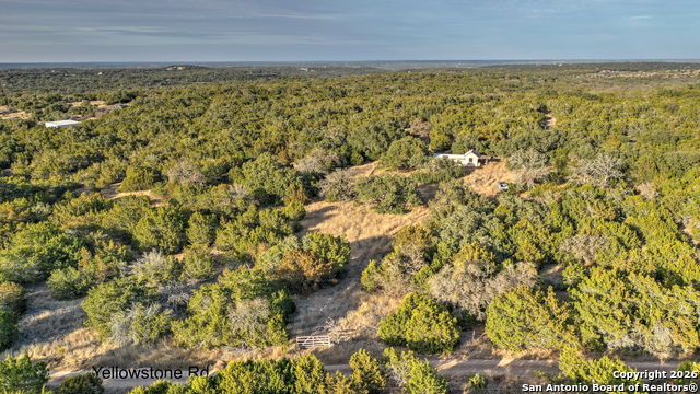 Listing photo id 6 for 438 Yellowstone Lane