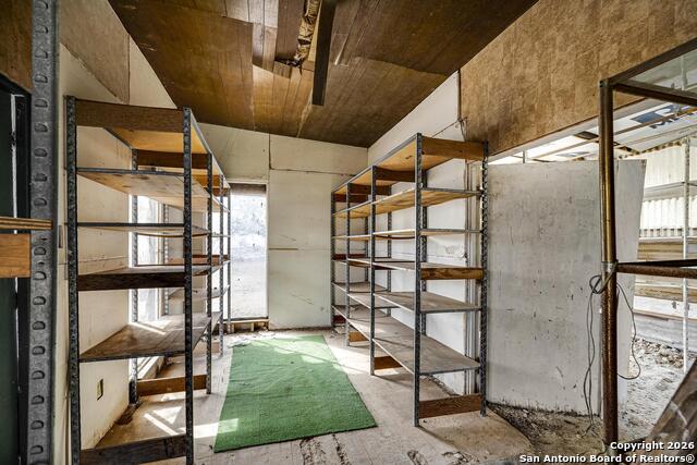 Image 32 of 50 For 360 Kirk Ln  