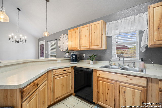 Image 13 of 30 For 1376 Hedgestone