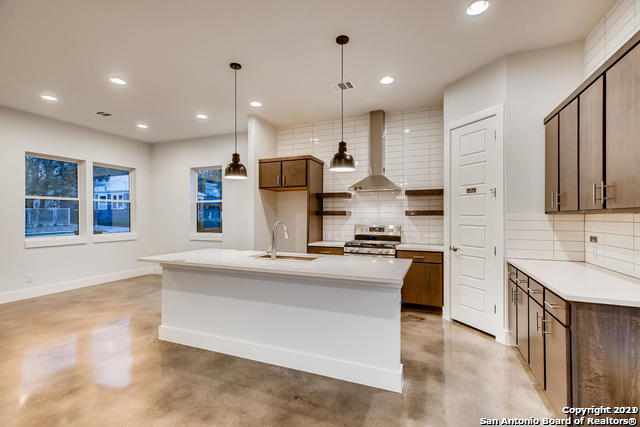 Image 10 of 18 For 725 Hays  