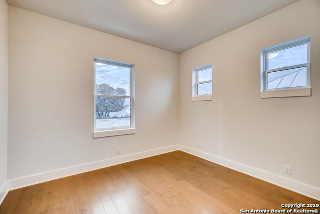 Image 14 of 18 For 725 Hays  