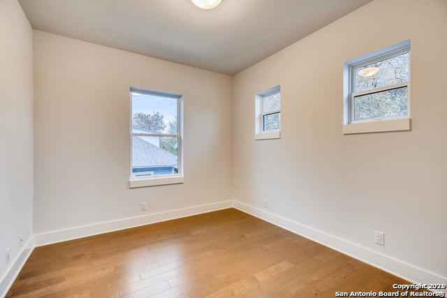 Image 15 of 18 For 725 Hays  