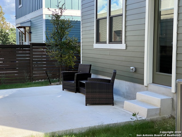 Image 17 of 18 For 725 Hays  