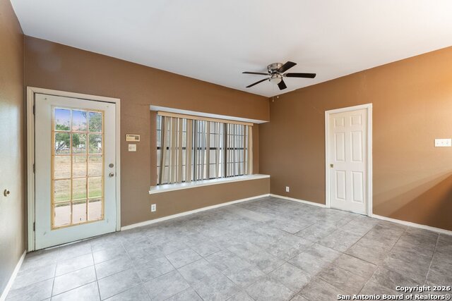 Image 37 of 57 For 5421 Lockhill