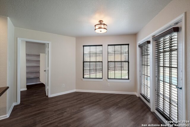 Image 12 of 31 For 233 Springtree Trl