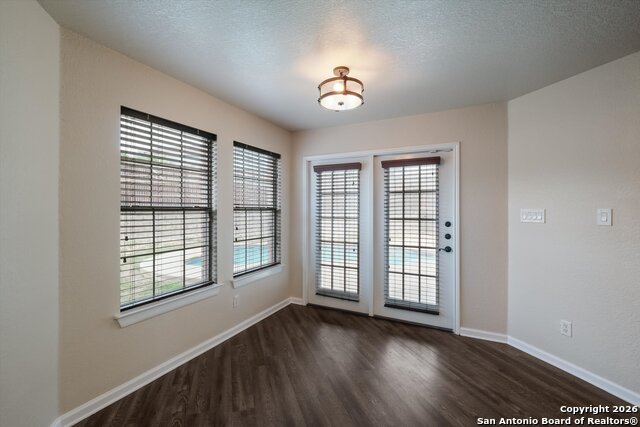 Image 13 of 31 For 233 Springtree Trl