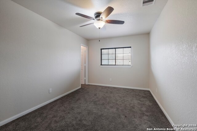 Image 22 of 31 For 233 Springtree Trl