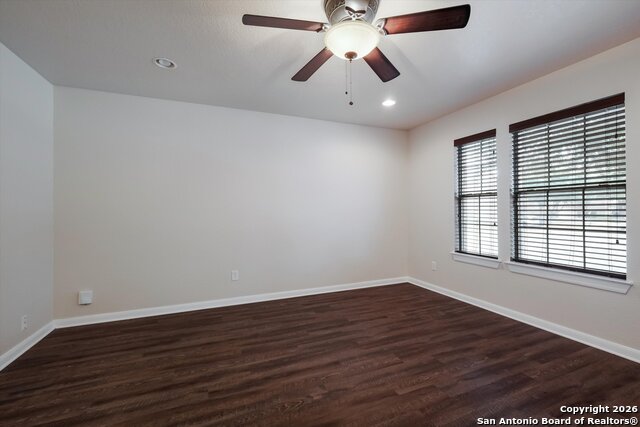 Image 5 of 31 For 233 Springtree Trl