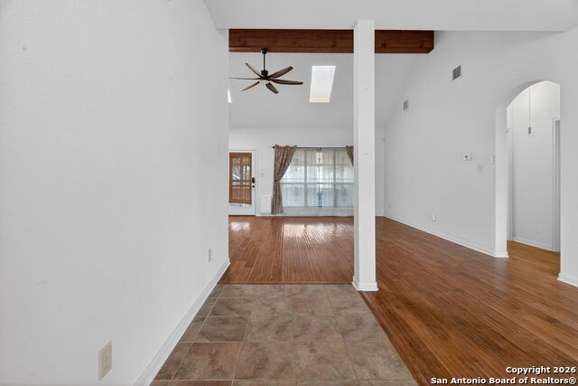 Image 18 of 47 For 4530 Winneway