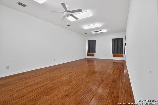 Image 24 of 47 For 4530 Winneway