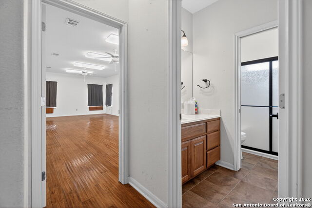 Image 29 of 47 For 4530 Winneway