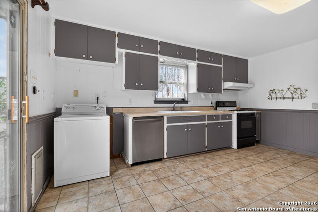 Image 35 of 47 For 4530 Winneway