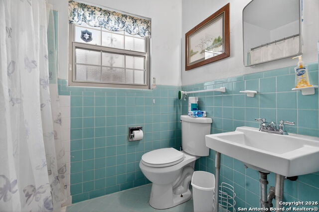 Image 38 of 47 For 4530 Winneway